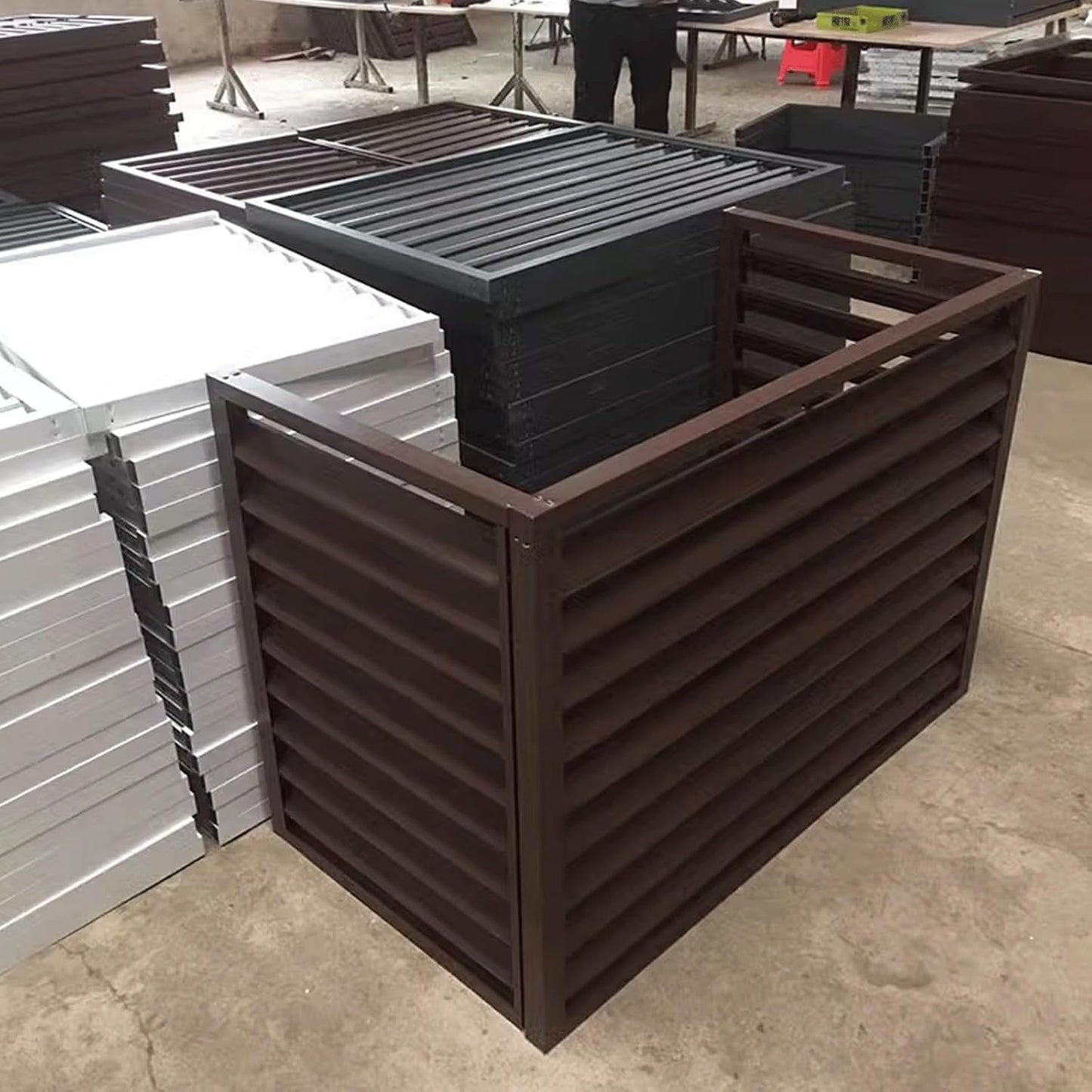  Housse De Protection En Aluminium Pour Climatiseur Extérieur, Imperméable Et Résistante Aux UV, Convient Aux Tailles 5P (120 X 70 X 150 Cm), Marron Et Résistante Aux Intempéries